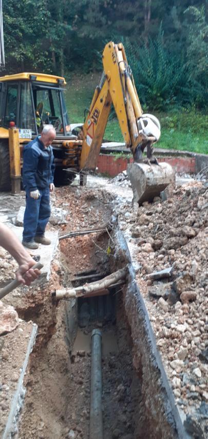 Služba za održavanje kanalizacione mreže i objekata:  RADOVI  NA  KANALIZACIONOJ  MREŽI