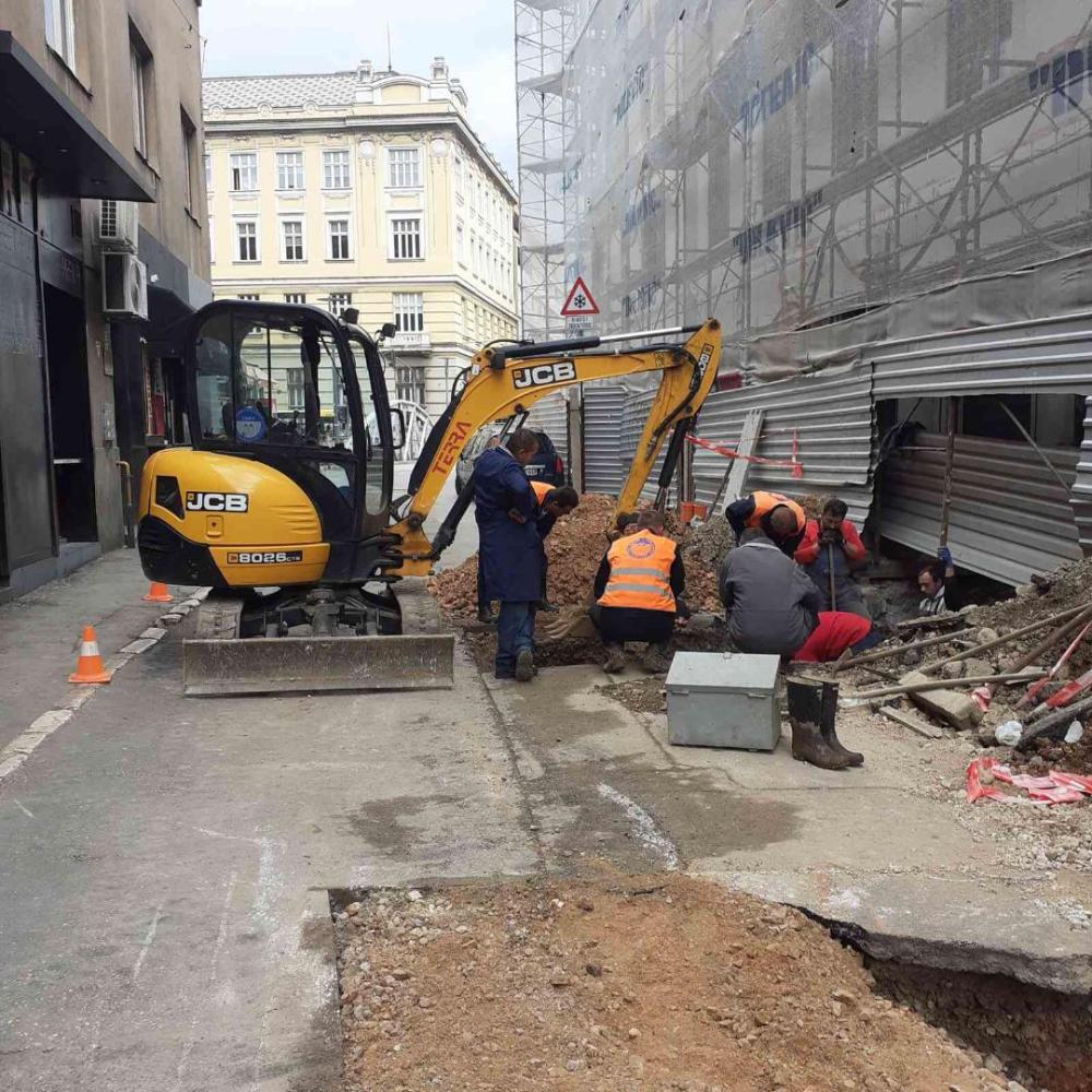 Služba za održavanje kanalizacione mreže i objekata:  RADOVI  NA  KANALIZACIONOJ  MREŽI