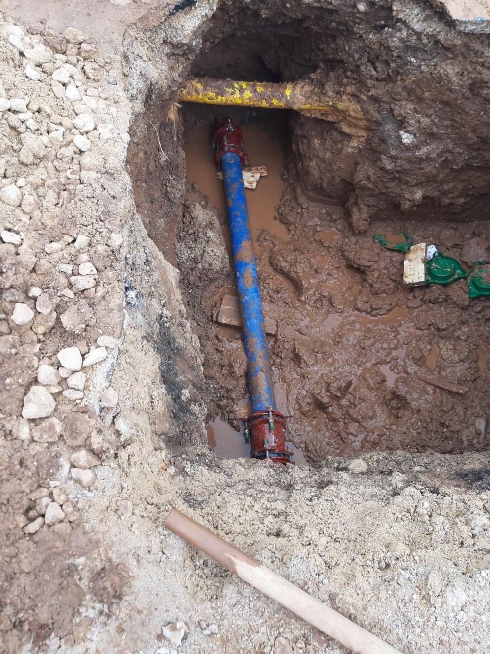 Aktivnosti Službe za održavanje vodovodne mreže i objekata:  POPRAVKE KVAROVA I PREBACIVANJE PRIKLJUČAKA NA VODOVODNOJ MREŽI