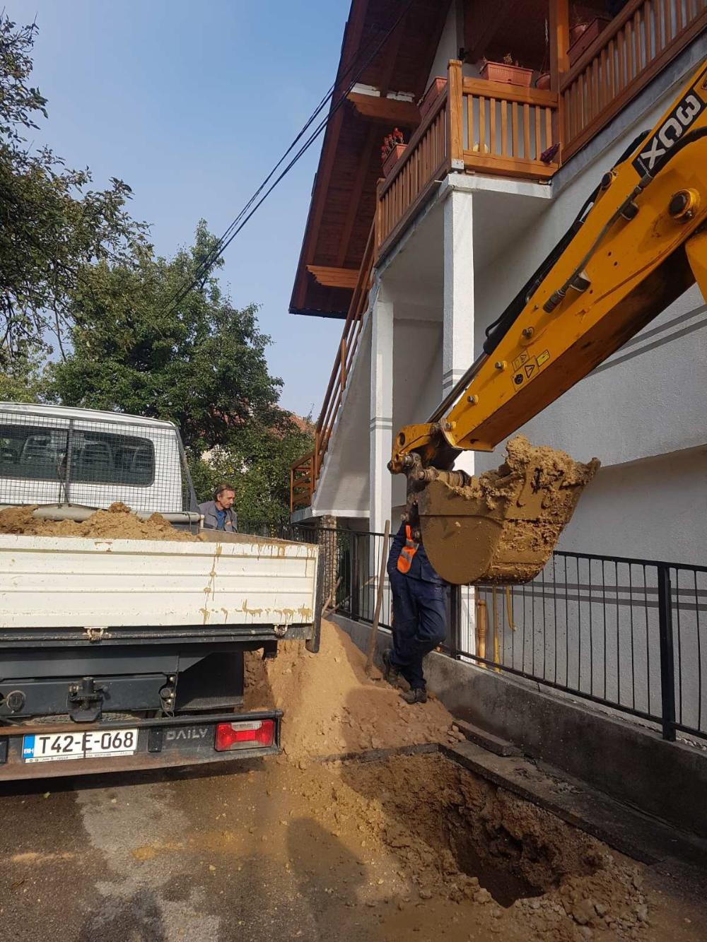 Služba za održavanje vodovodne mreže i objekata:  RADOVI NA VODOVODNOJ MREŽI