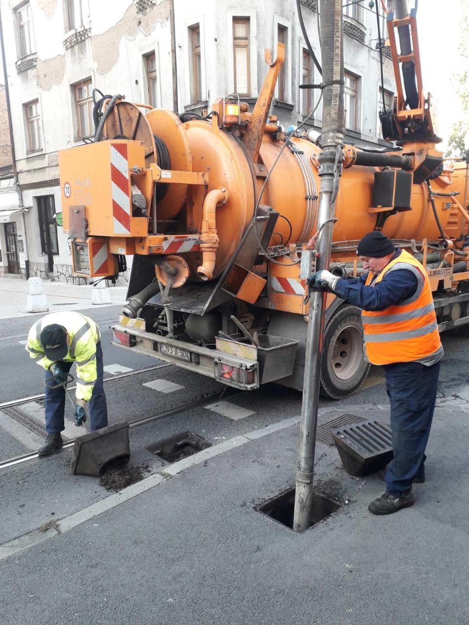 Služba za održavanje kanalizacione mreže i objekata: RADOVI NA KANALIZACIONOJ MREŽI
