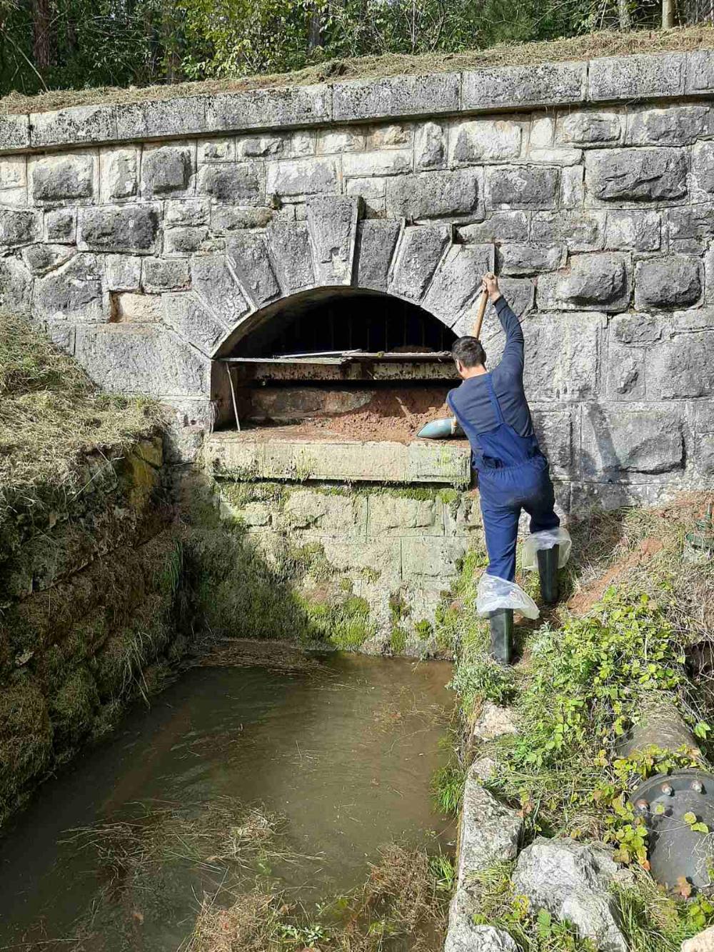 Vrelo “Crnil”:  AKTIVNOSTI NA ČIŠĆENJU VRELA