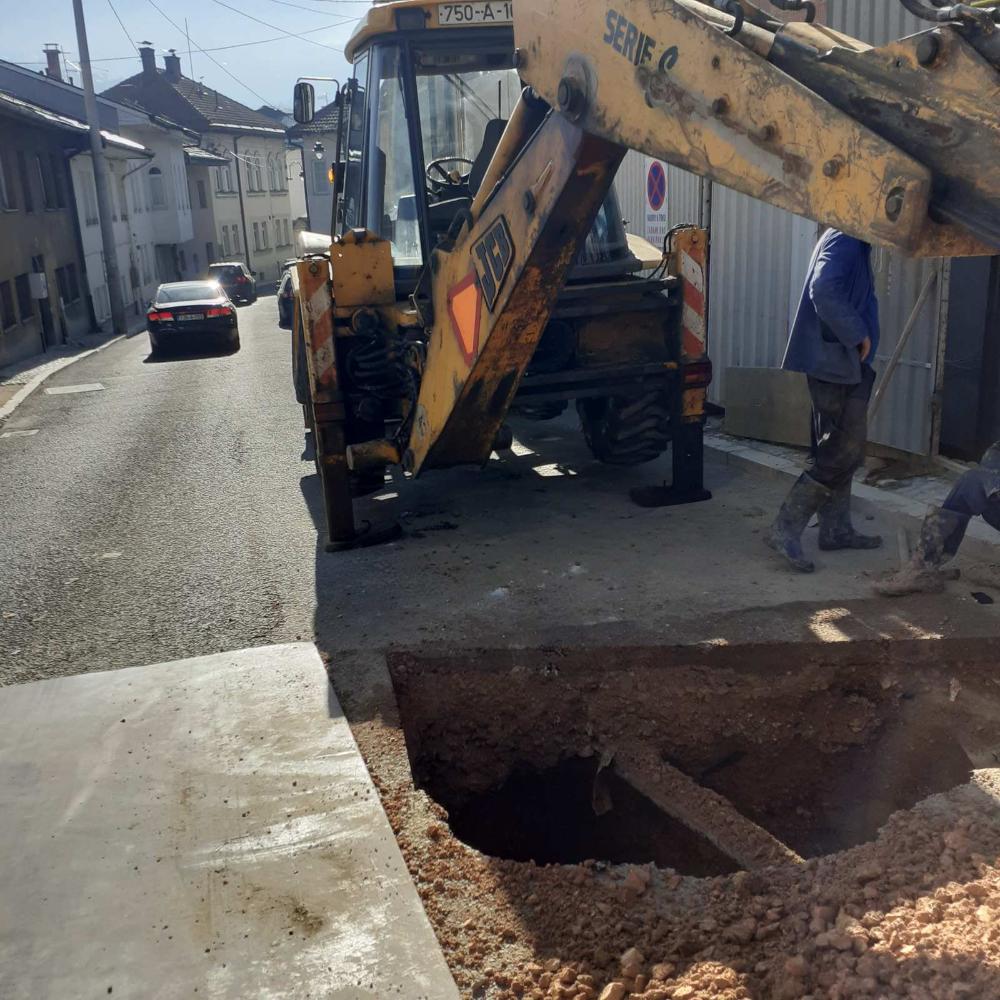 Služba za održavanje kanalizacione mreže i objekata: ZAVRŠENI RADOVI NA MONTAŽI I IZRADI SEPARATNIH PRIKLJUČAKA