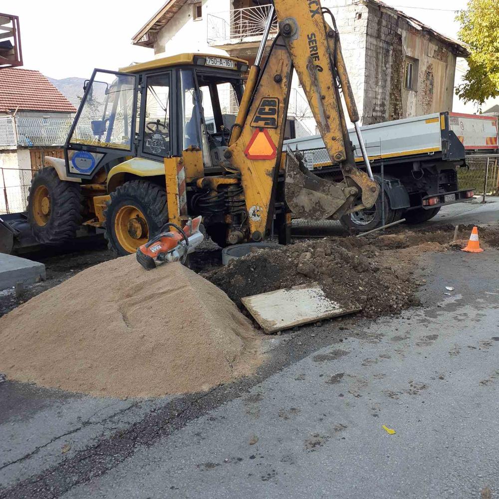 Služba za održavanje kanalizacione mreže i objekata: RADOVI NA KANALIZACIONOJ MREŽI