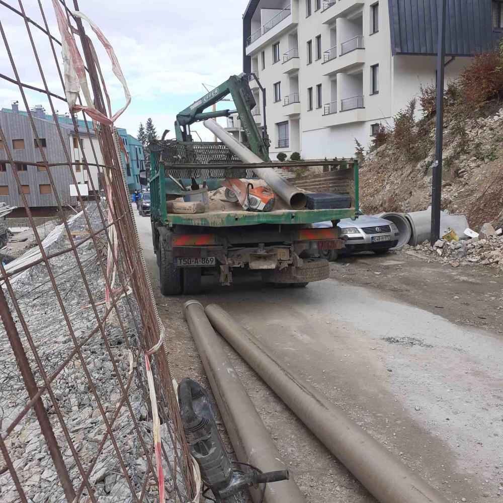 Služba za održavanje kanalizacione mreže i objekata: RADOVI NA IZRADI I MONTAŽI KANALIZACIONIH PRIKLJUČAKA