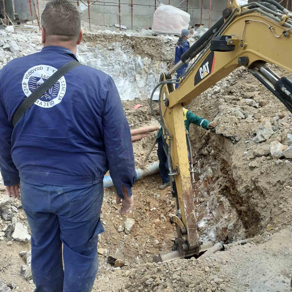 Služba za održavanje kanalizacione mreže i objekata: RADOVI NA IZRADI I MONTAŽI KANALIZACIONIH PRIKLJUČAKA