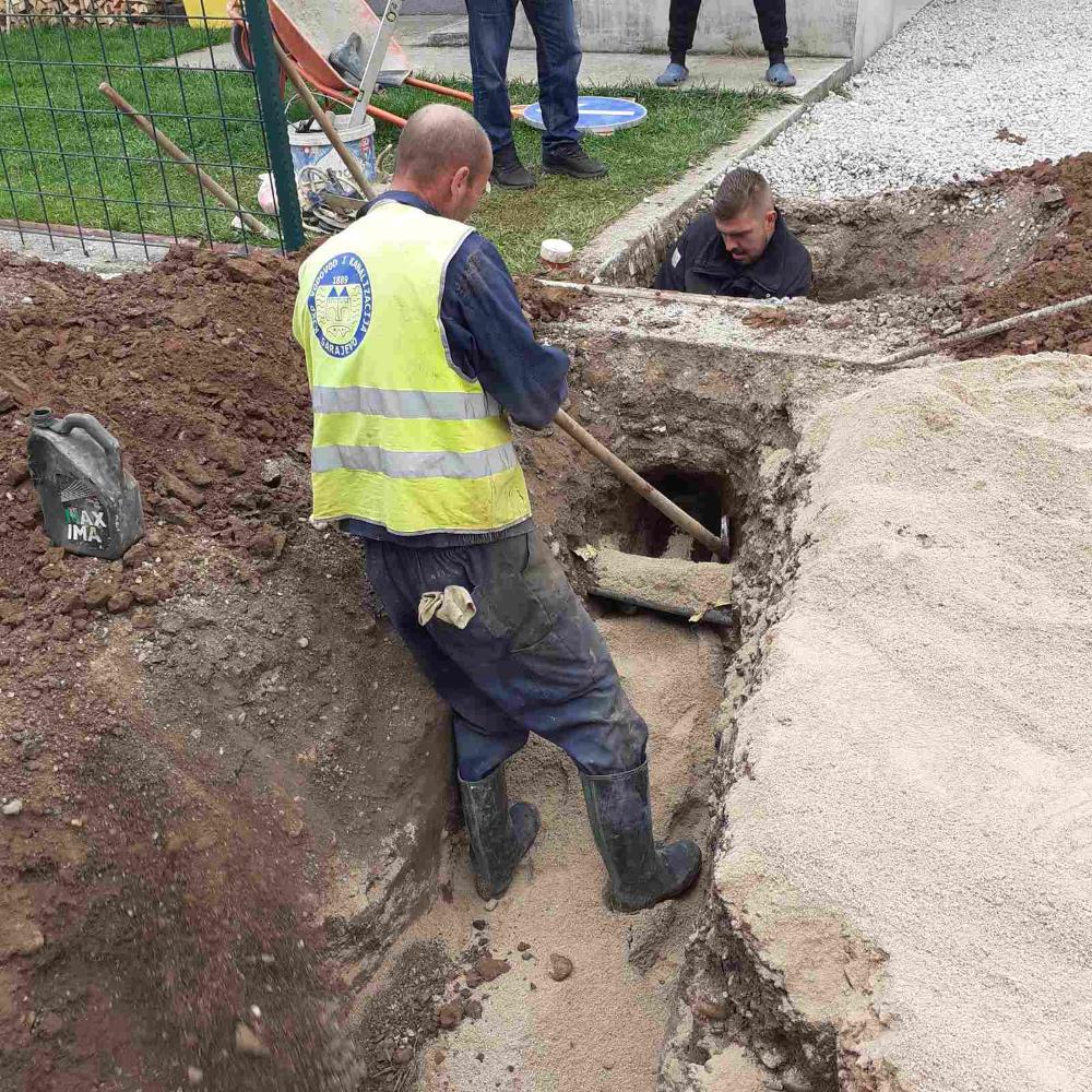 Služba za održavanje kanalizacione mreže i objekata: RADOVI NA KANALIZACIONOJ MREŽI