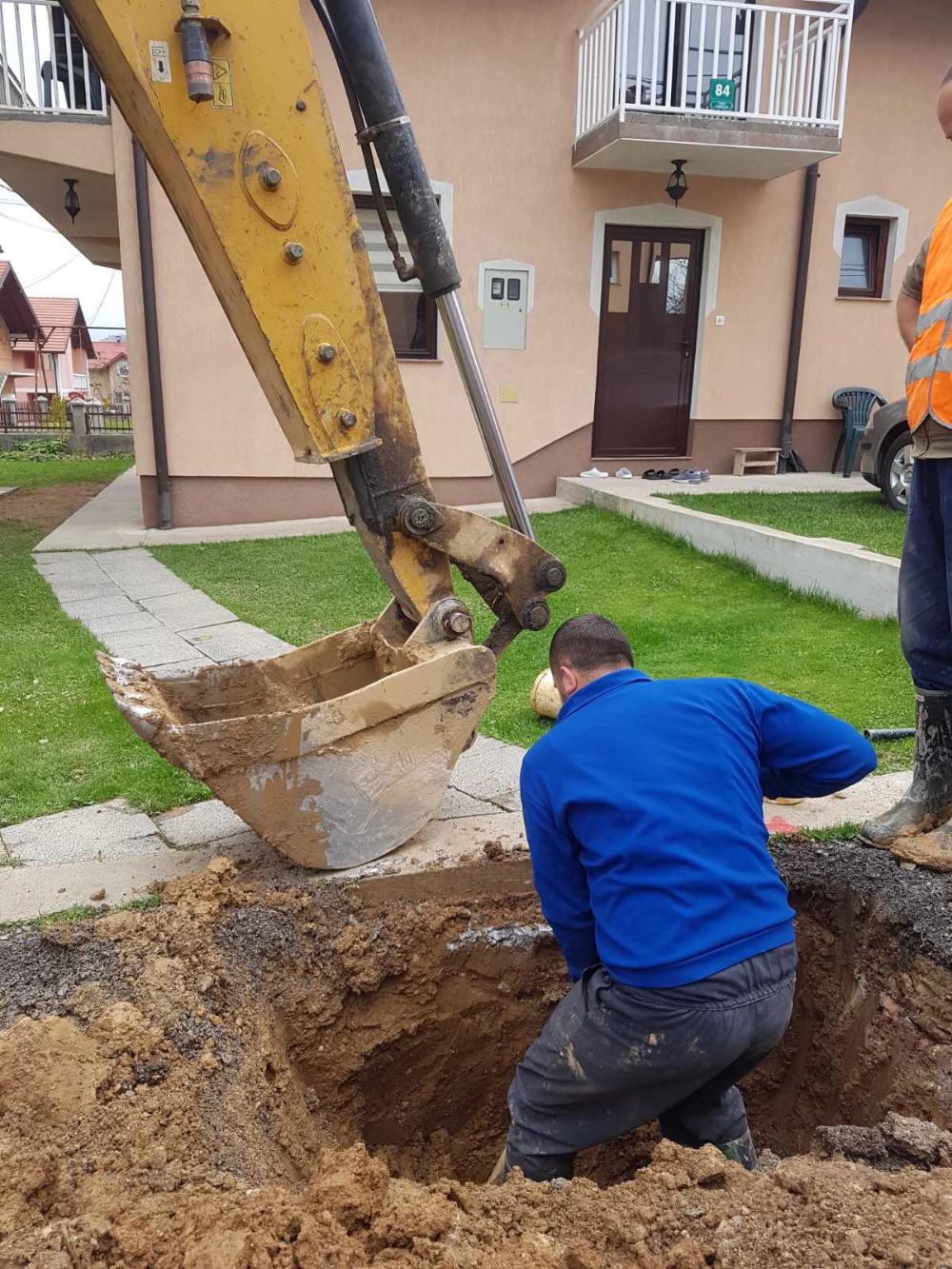 Služba za održavanje vodovodne mreže i objekata:  RADOVI NA VODOVODNOJ MREŽI