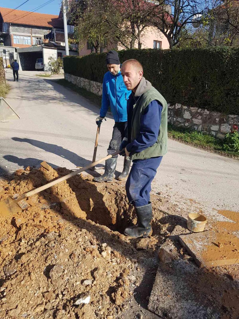 Služba za održavanje vodovodne mreže i objekata:  RADOVI NA VODOVODNOJ MREŽI