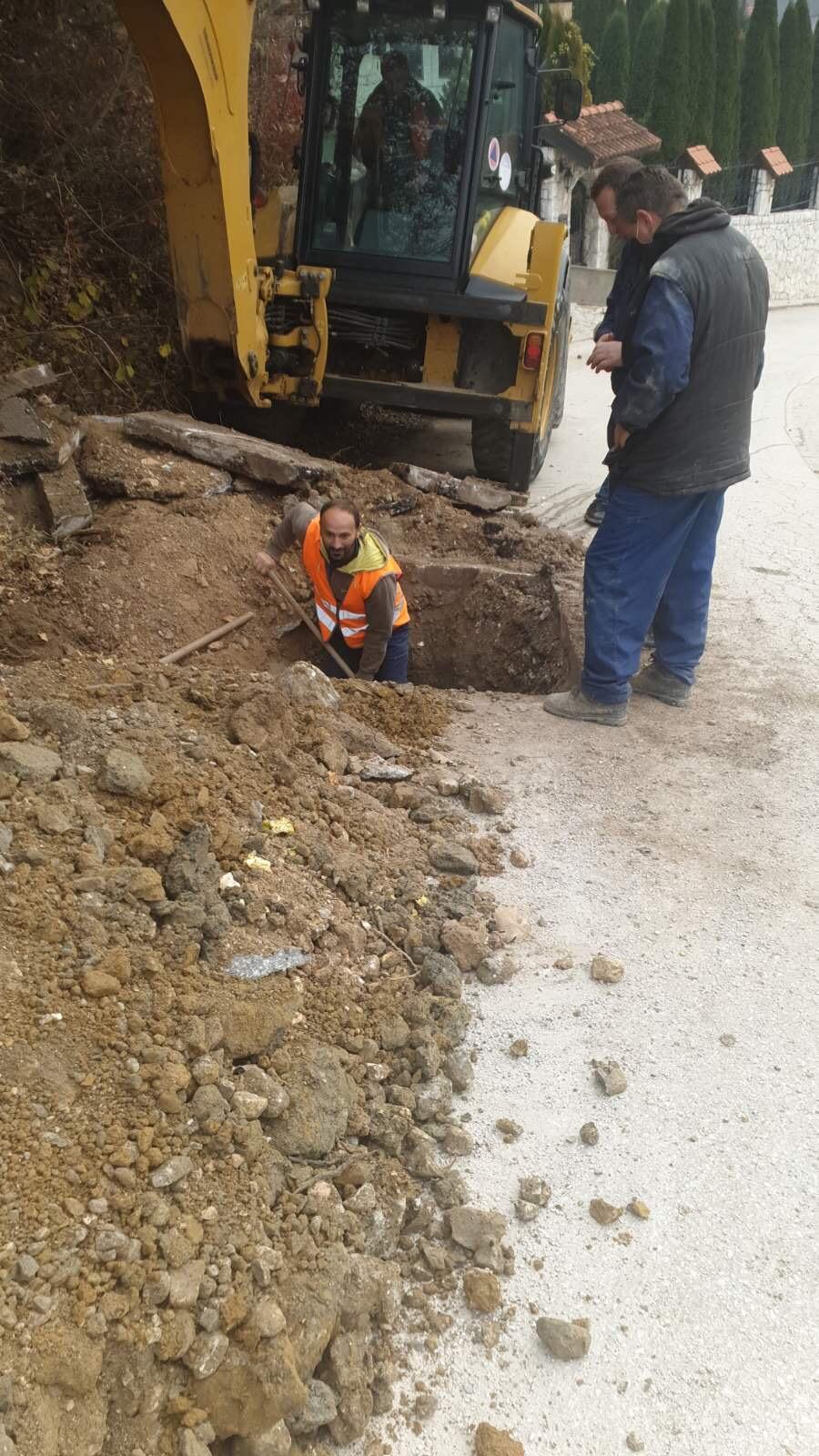 Služba za održavanje vodovodne mreže i objekata:  RADOVI NA VODOVODNOJ MREŽI