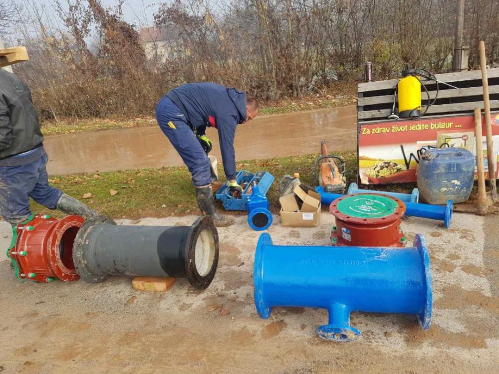 Služba za održavanje vodovodne mreže i objekata:  RADOVI NA VODOVODNOJ MREŽI
