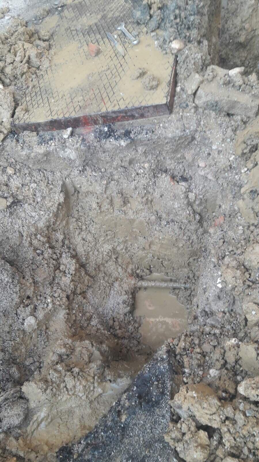 Dežurna ekipa Službe za održavanje vodovodne mreže i objekata:  RADOVI  TOKOM VIKENDA