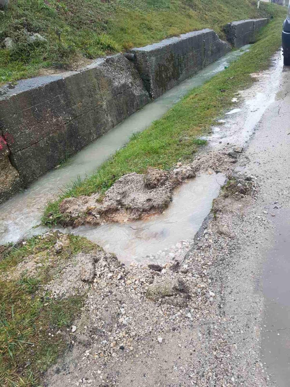 Služba za održavanje vodovodne mreže i objekata:  RADOVI NA VODOVODNOJ MREŽI