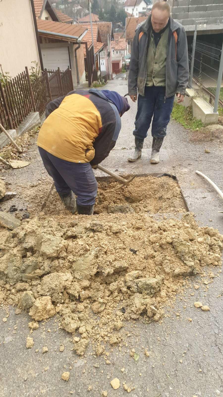 Služba za održavanje vodovodne mreže i objekata:  RADOVI NA VODOVODNOJ MREŽI