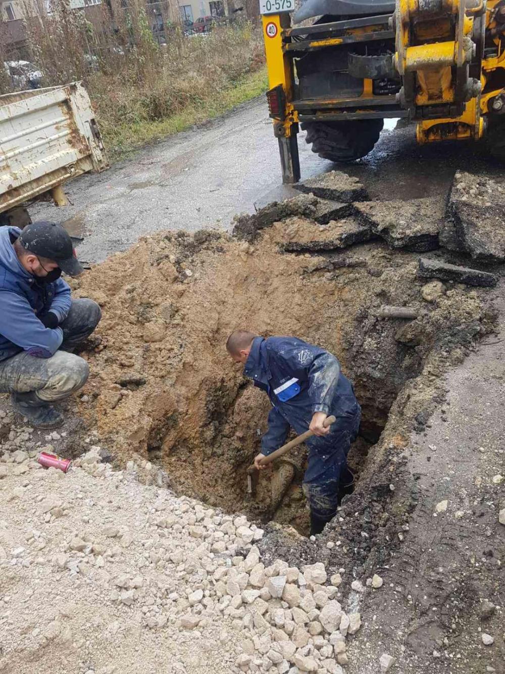 Služba za održavanje vodovodne mreže i objekata:  RADOVI NA VODOVODNOJ MREŽI