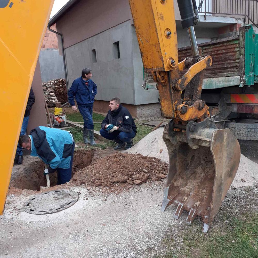 Služba za održavanje kanalizacione mreže i objekata: RADOVI NA KANALIZACIONOJ MREŽI
