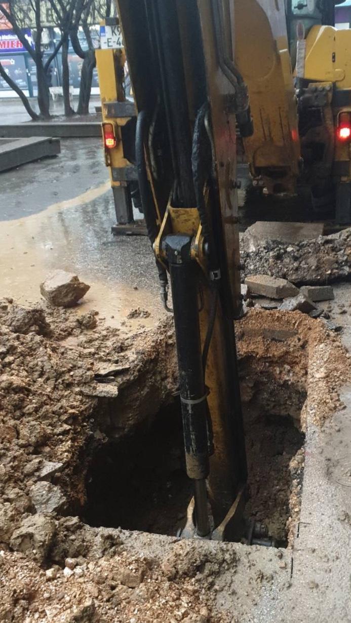 Služba za održavanje vodovodne mreže i objekata:  RADOVI NA VODOVODNOJ MREŽI