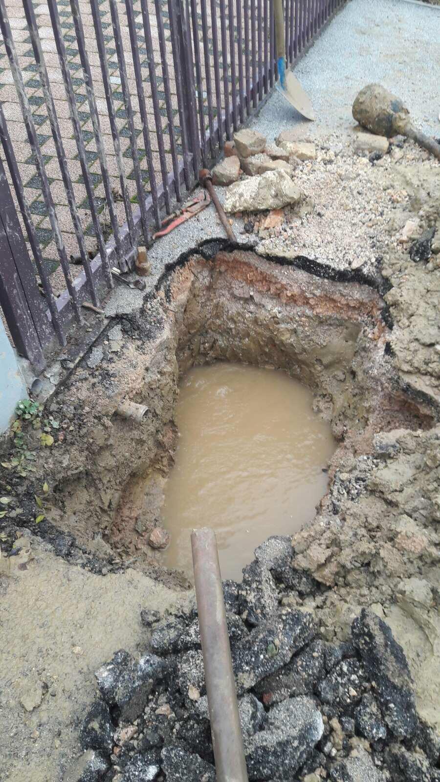 Služba za održavanje vodovodne mreže i objekata:  RADOVI NA VODOVODNOJ MREŽI