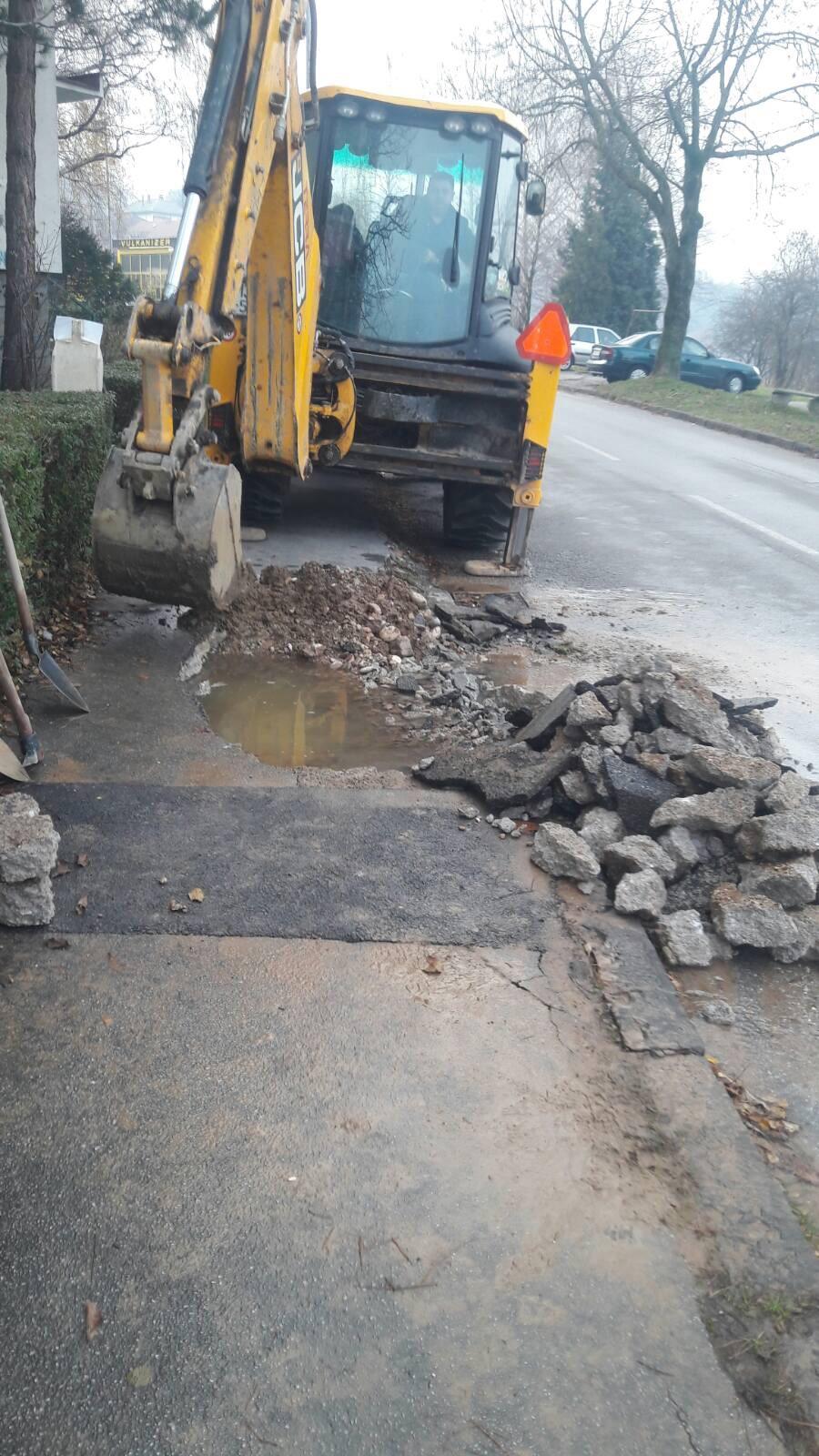 Služba za održavanje vodovodne mreže i objekata:  RADOVI NA VODOVODNOJ MREŽI