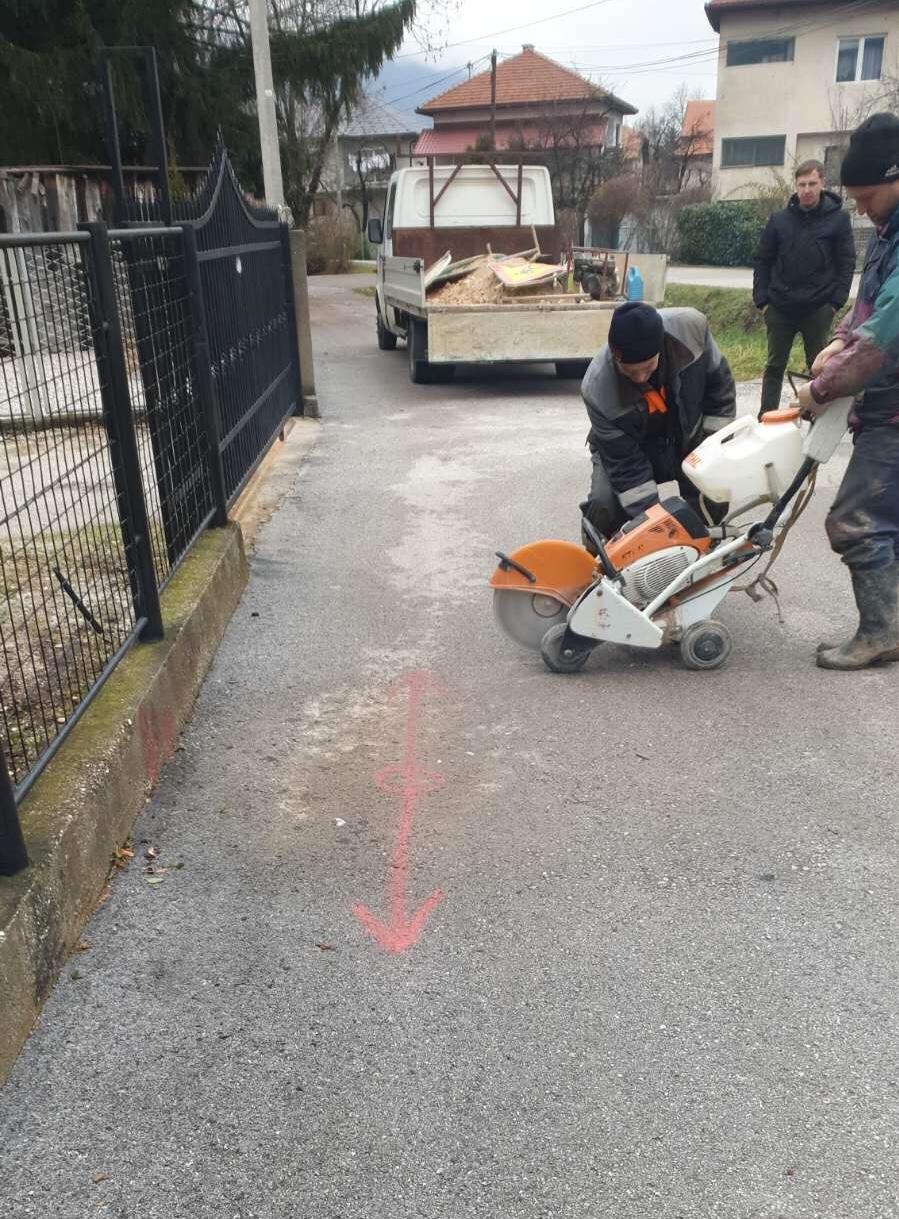 Služba za održavanje vodovodne mreže i objekata:  RADOVI NA VODOVODNOJ MREŽI