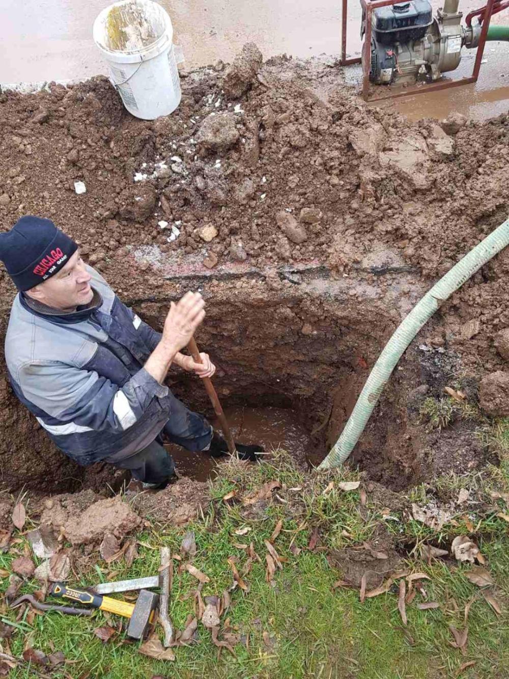 Služba za održavanje vodovodne mreže i objekata:  RADOVI NA VODOVODNOJ MREŽI