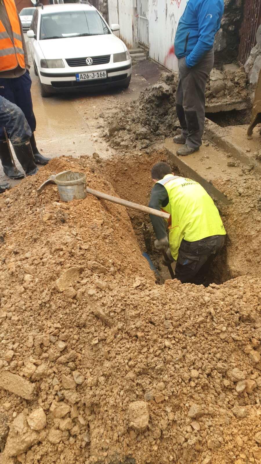 Služba za održavanje vodovodne mreže i objekata:  RADOVI NA VODOVODNOJ MREŽI