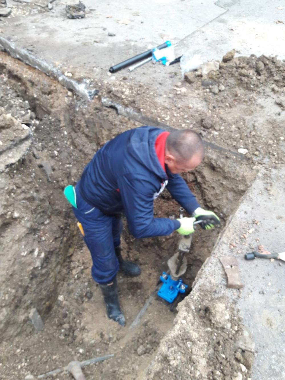 Služba za održavanje vodovodne mreže i objekata:  RADOVI NA VODOVODNOJ MREŽI