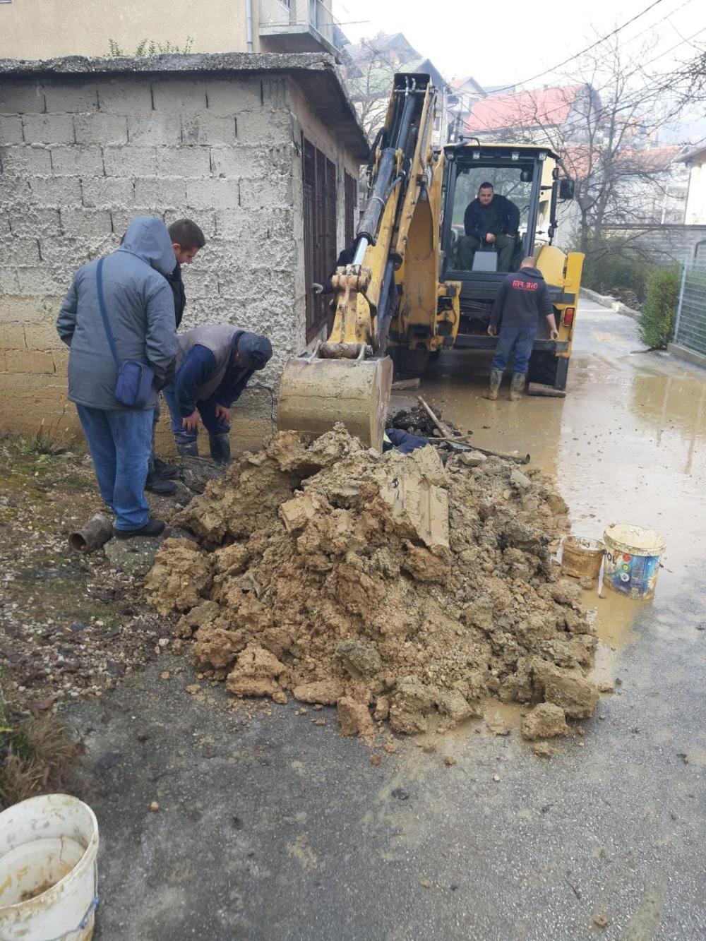 Služba za održavanje vodovodne mreže i objekata:  RADOVI NA VODOVODNOJ MREŽI