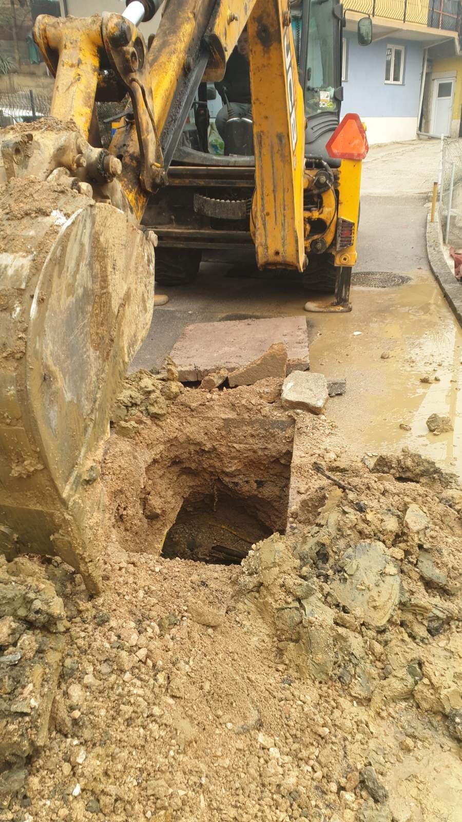 Služba za održavanje vodovodne mreže i objekata:  RADOVI NA VODOVODNOJ MREŽI