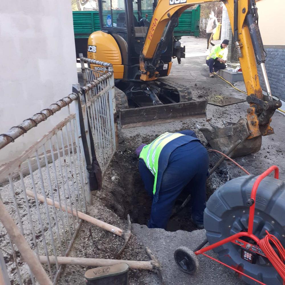 Služba za održavanje kanalizacione mreže i objekata: RADOVI NA KANALIZACIONOJ MREŽI