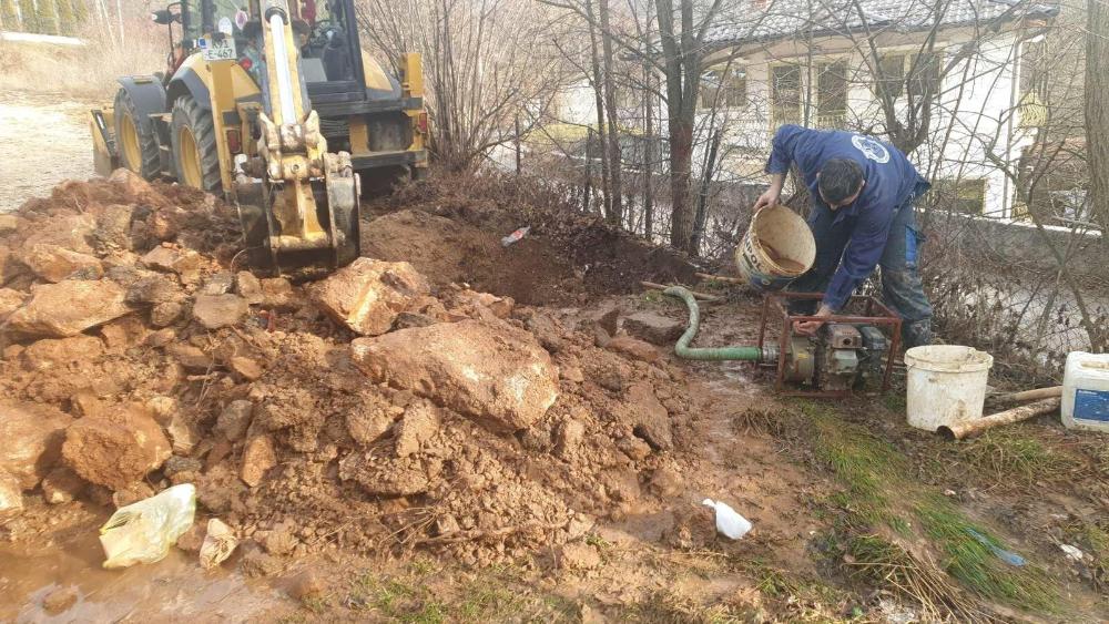Služba za održavanje vodovodne mreže i objekata:  RADOVI NA VODOVODNOJ MREŽI
