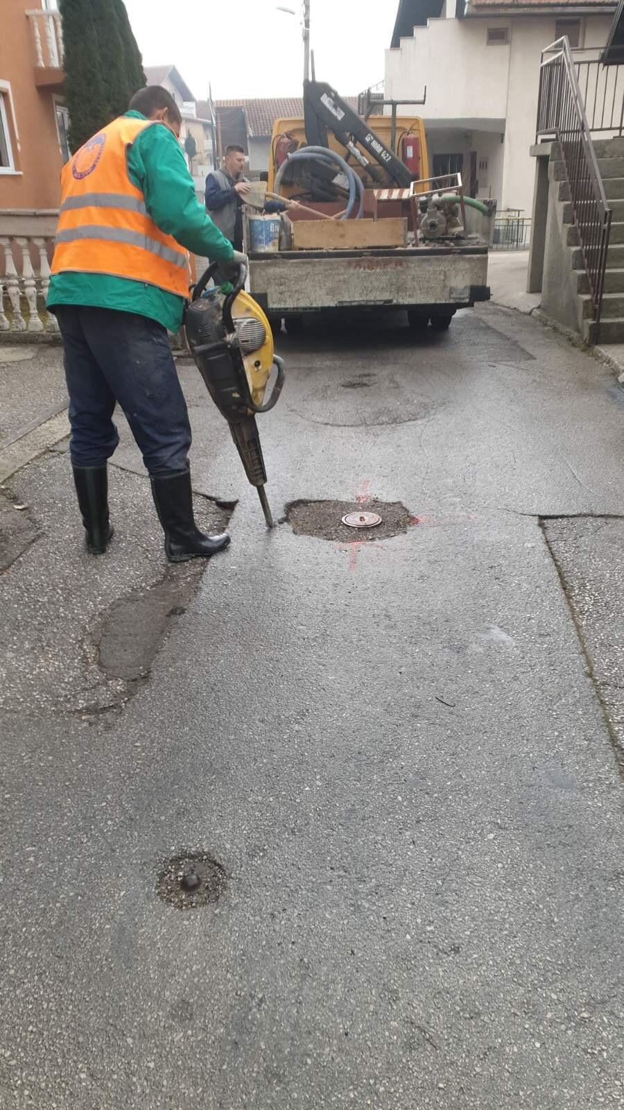 Služba za održavanje vodovodne mreže i objekata:  RADOVI NA VODOVODNOJ MREŽI