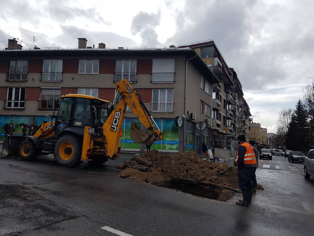Služba za održavanje vodovodne mreže i objekata:  RADOVI NA VODOVODNOJ MREŽI