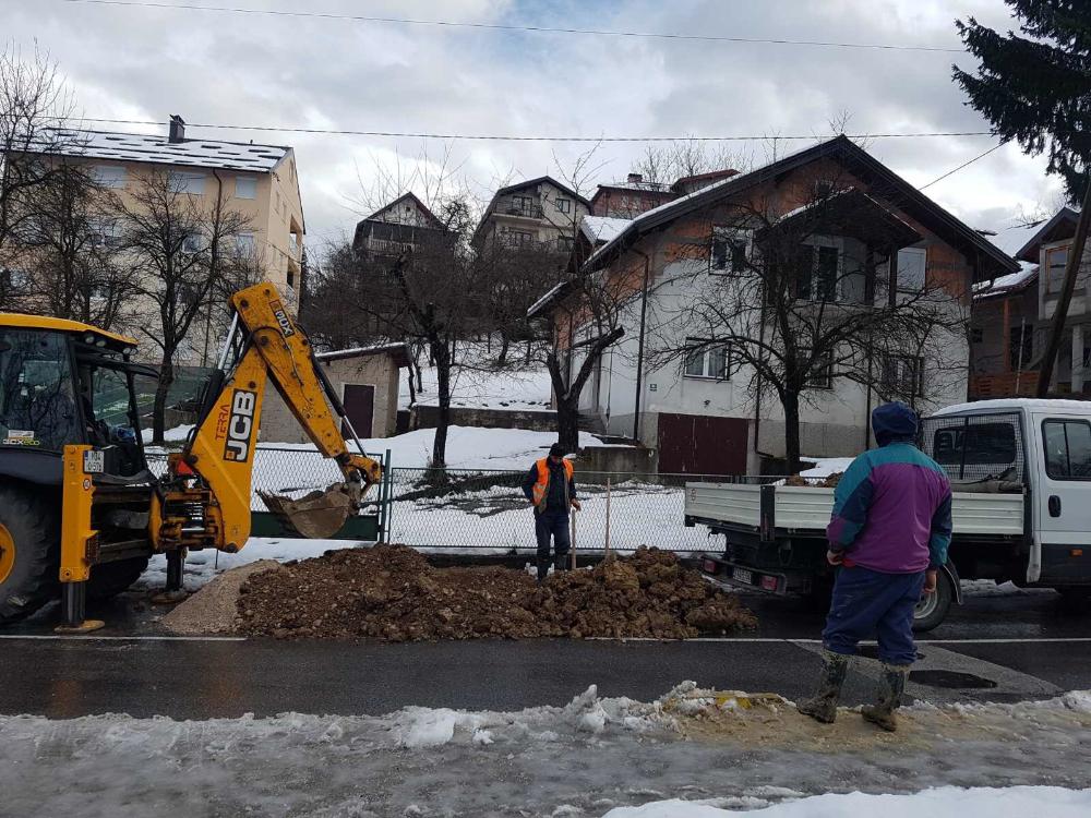 Služba za održavanje vodovodne mreže i objekata:  RADOVI NA VODOVODNOJ MREŽI