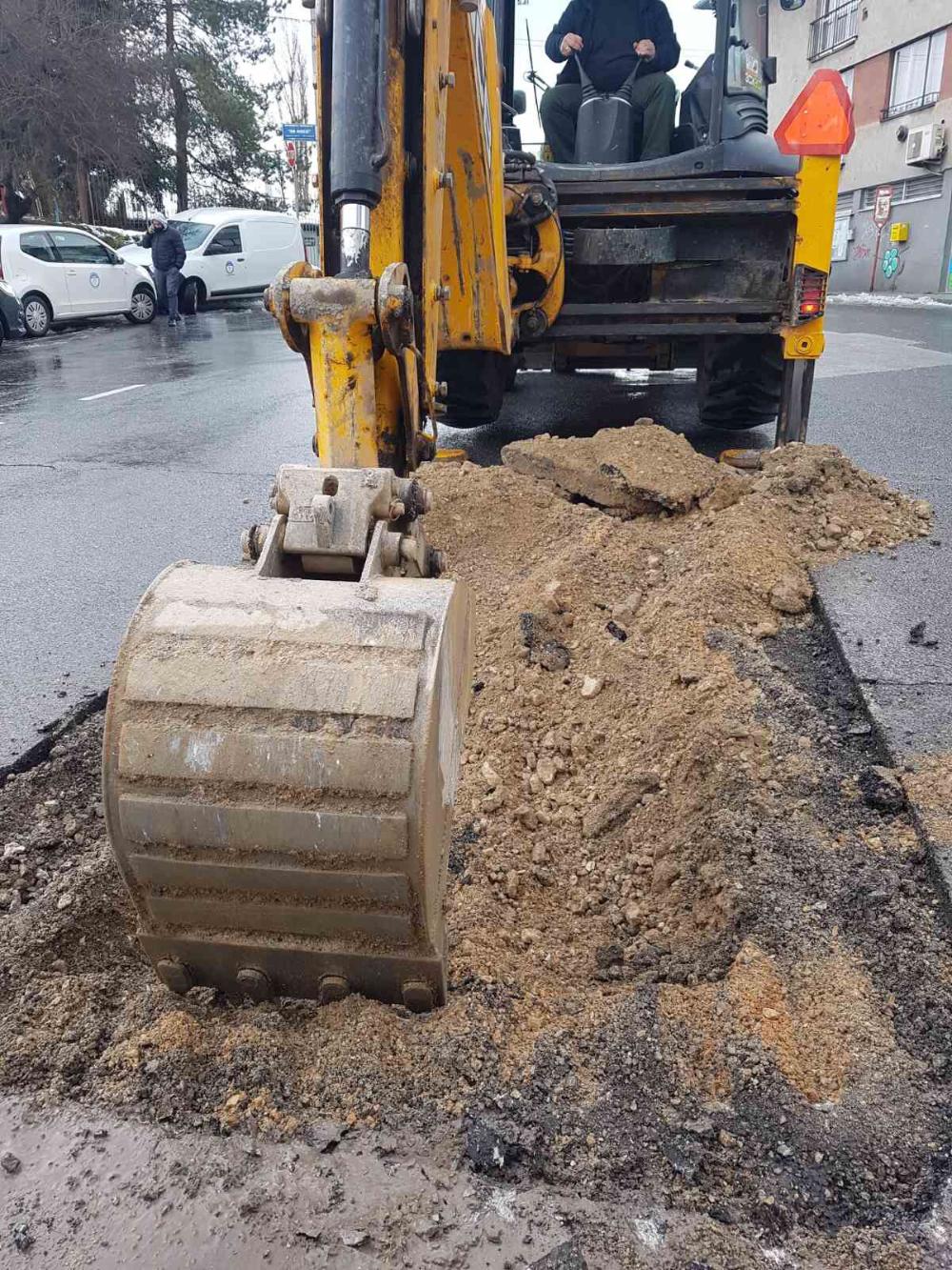 Služba za održavanje vodovodne mreže i objekata:  RADOVI NA VODOVODNOJ MREŽI