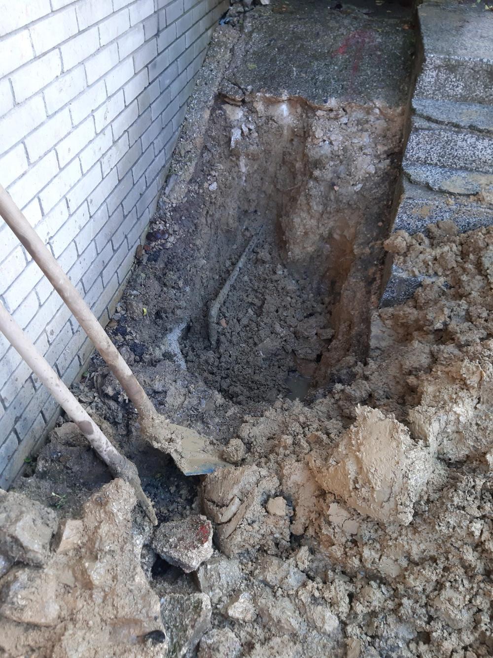 Služba za održavanje vodovodne mreže i objekata:  RADOVI NA VODOVODNOJ MREŽI