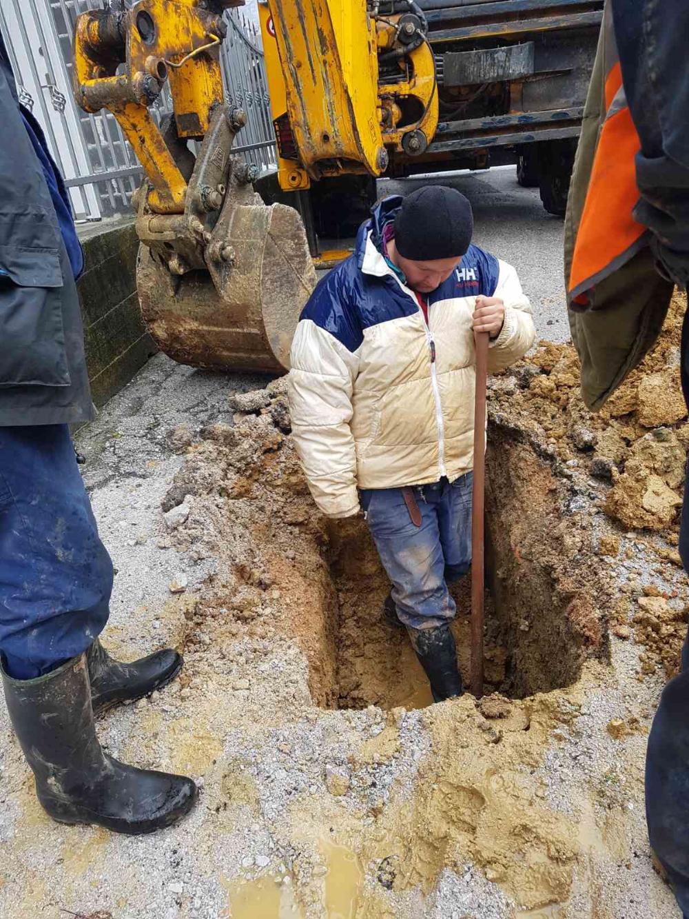 Služba za održavanje vodovodne mreže i objekata:  RADOVI NA VODOVODNOJ MREŽI