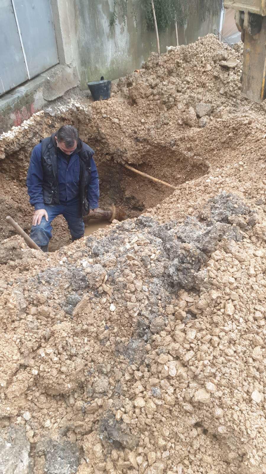 Služba za održavanje vodovodne mreže i objekata:  RADOVI NA VODOVODNOJ MREŽI