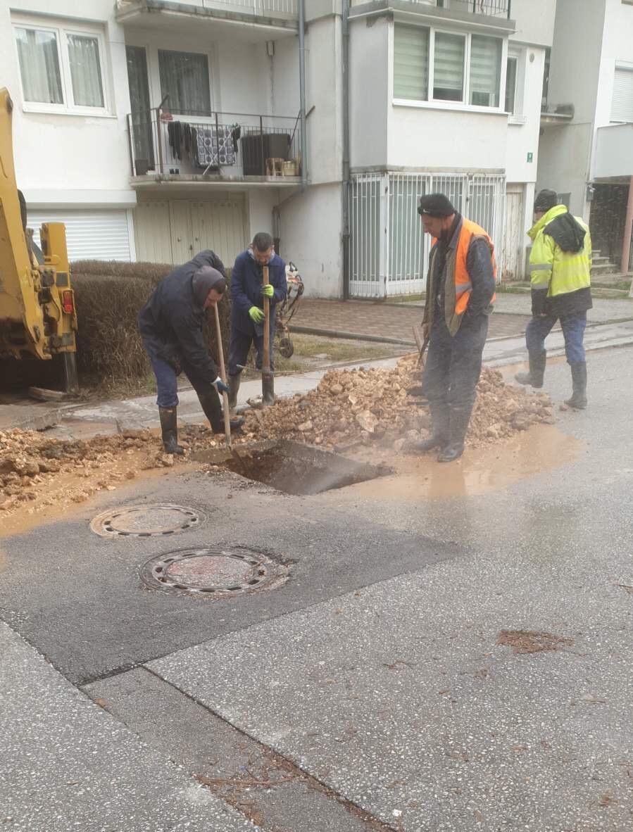 Služba za održavanje vodovodne mreže i objekata:  RADOVI NA VODOVODNOJ MREŽI