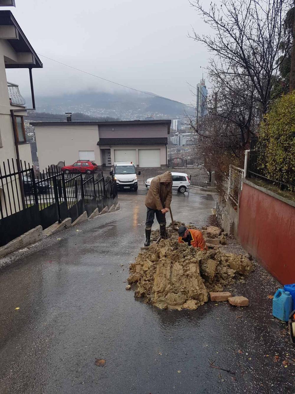 Služba za održavanje vodovodne mreže i objekata:  RADOVI NA VODOVODNOJ MREŽI