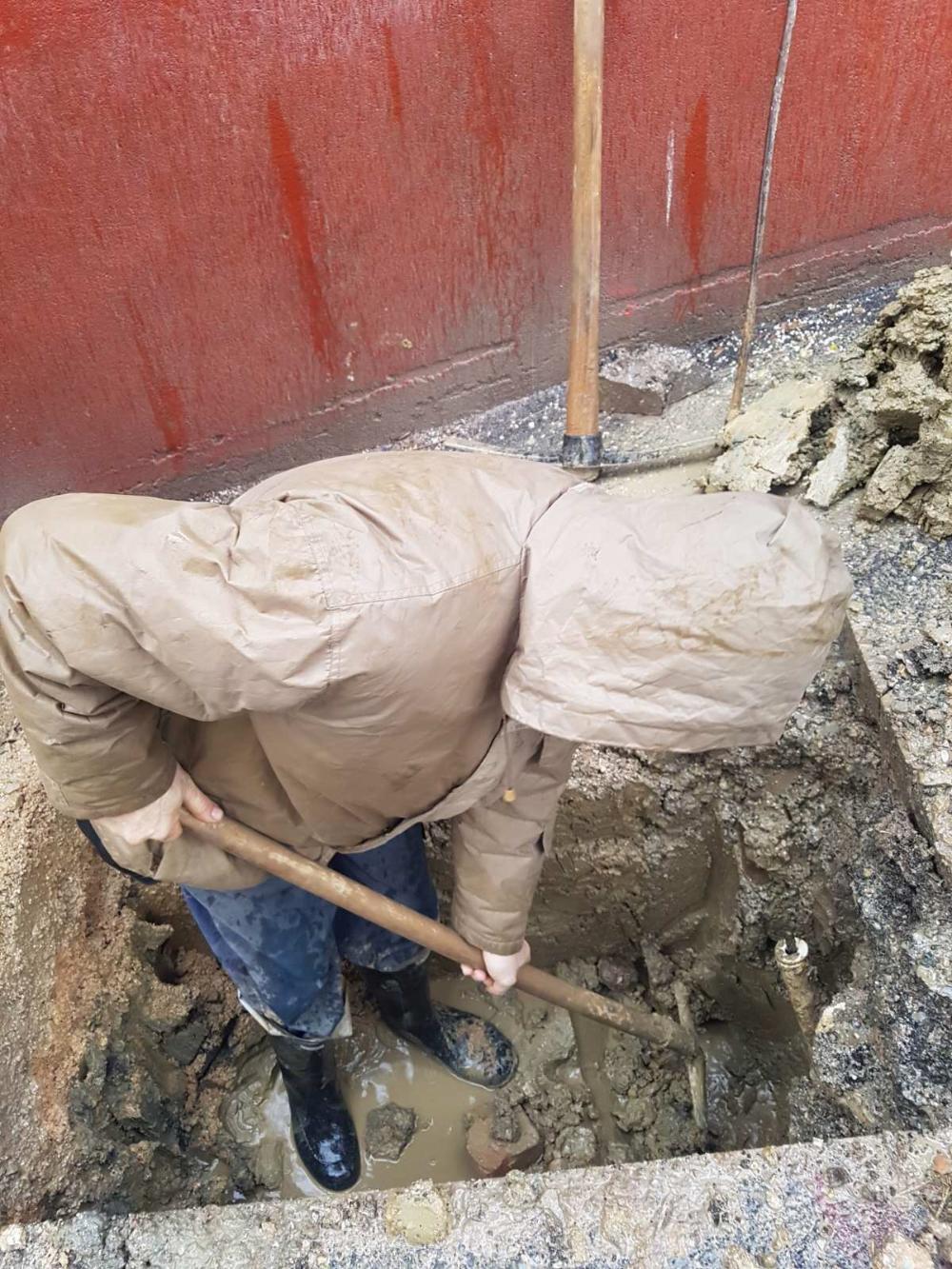 Služba za održavanje vodovodne mreže i objekata:  RADOVI NA VODOVODNOJ MREŽI