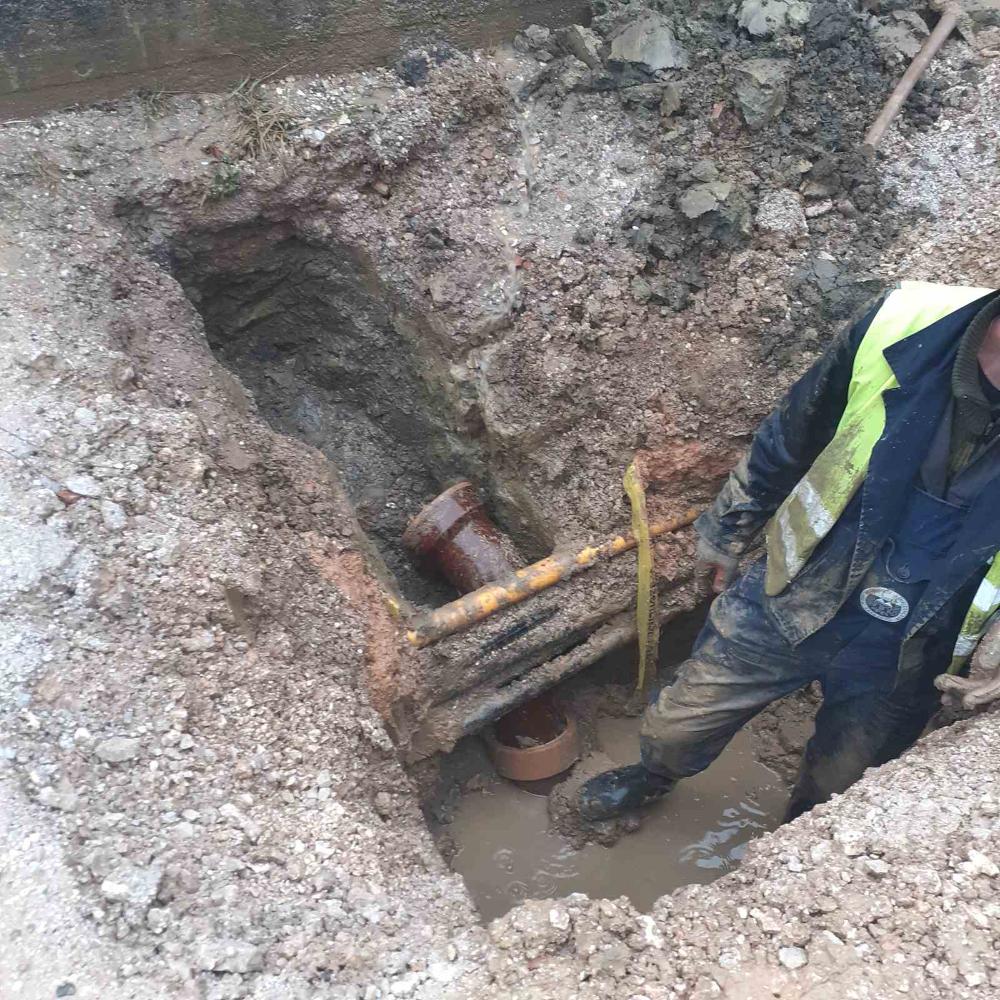 Služba za održavanje kanalizacione mreže i objekata: RADOVI NA KANALIZACIONOJ MREŽI