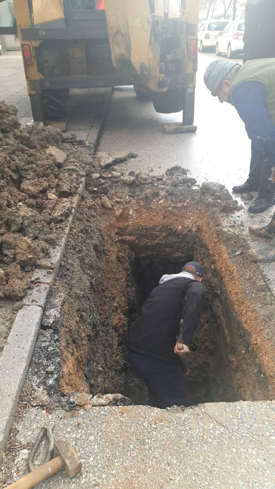 Služba za održavanje vodovodne mreže i objekata: POPRAVKE KVAROVA NA VODOVODNOJ MREŽI
