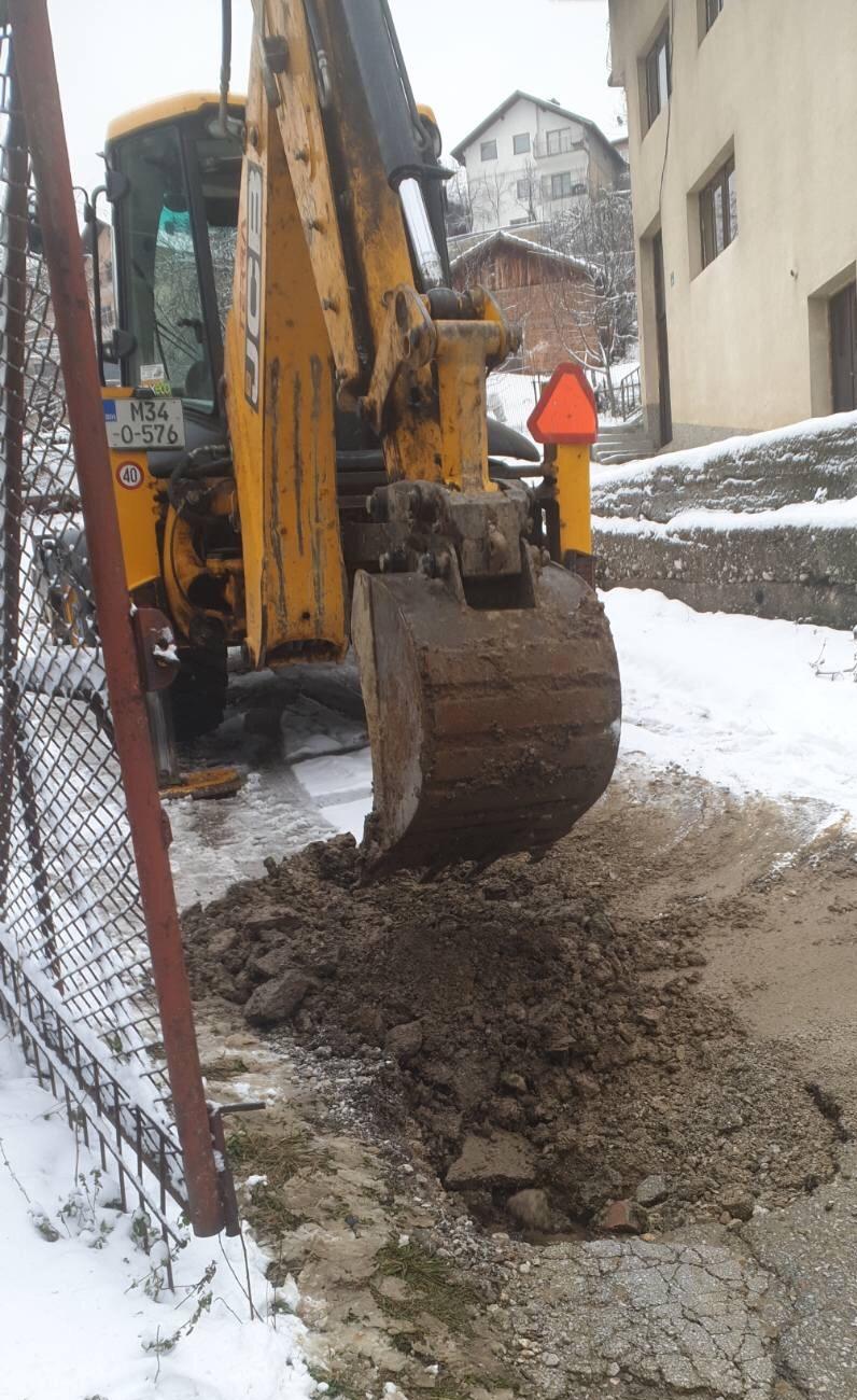 Služba za održavanje vodovodne mreže i objekata:  RADOVI NA VODOVODNOJ MREŽI