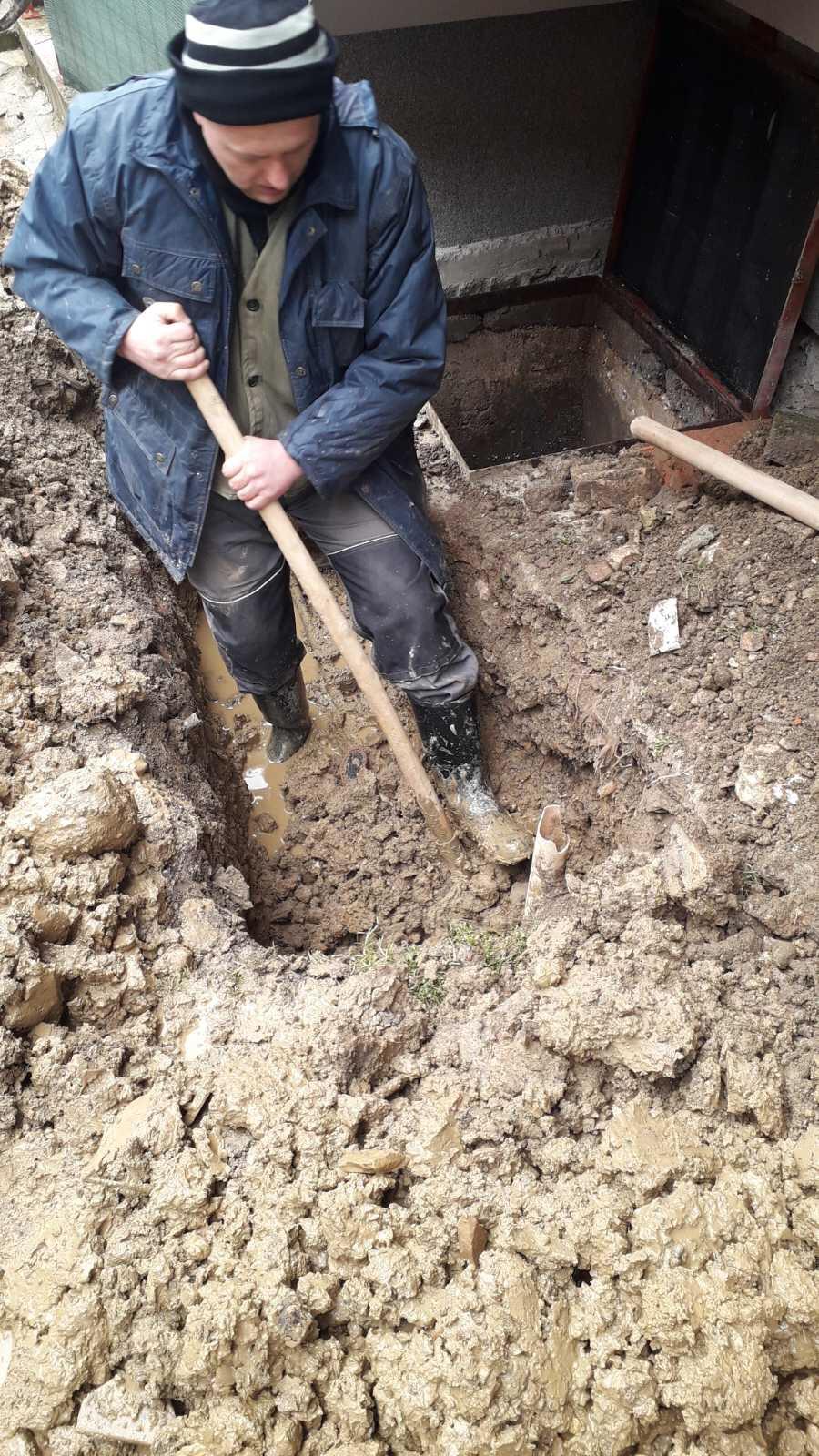 Služba za održavanje vodovodne mreže i objekata:  RADOVI NA VODOVODNOJ MREŽI