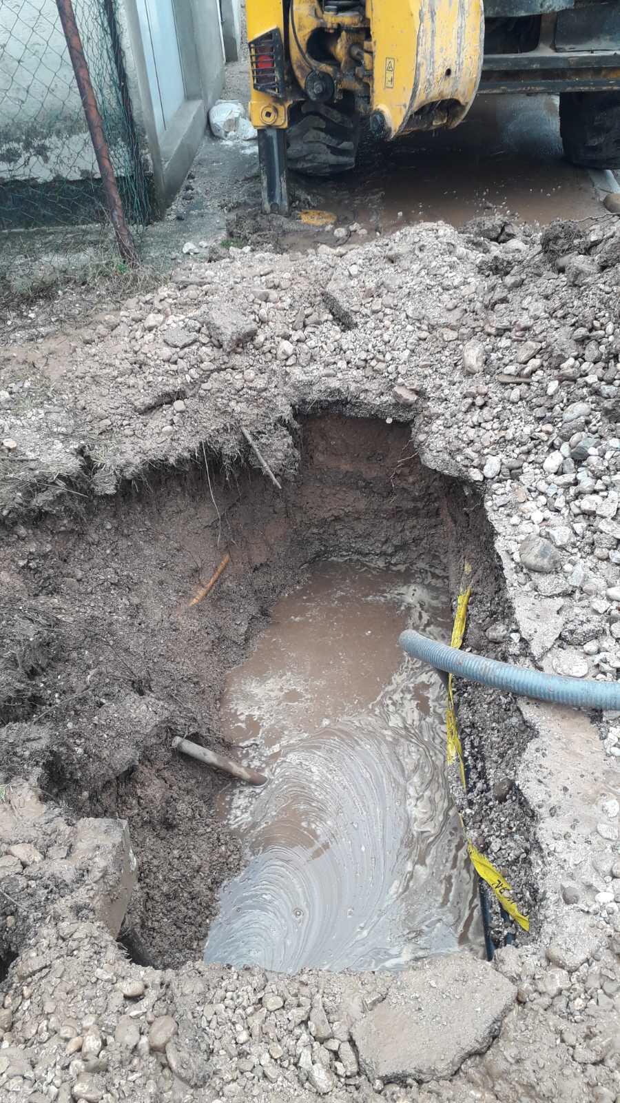 Služba za održavanje vodovodne mreže i objekata:  RADOVI NA VODOVODNOJ MREŽI