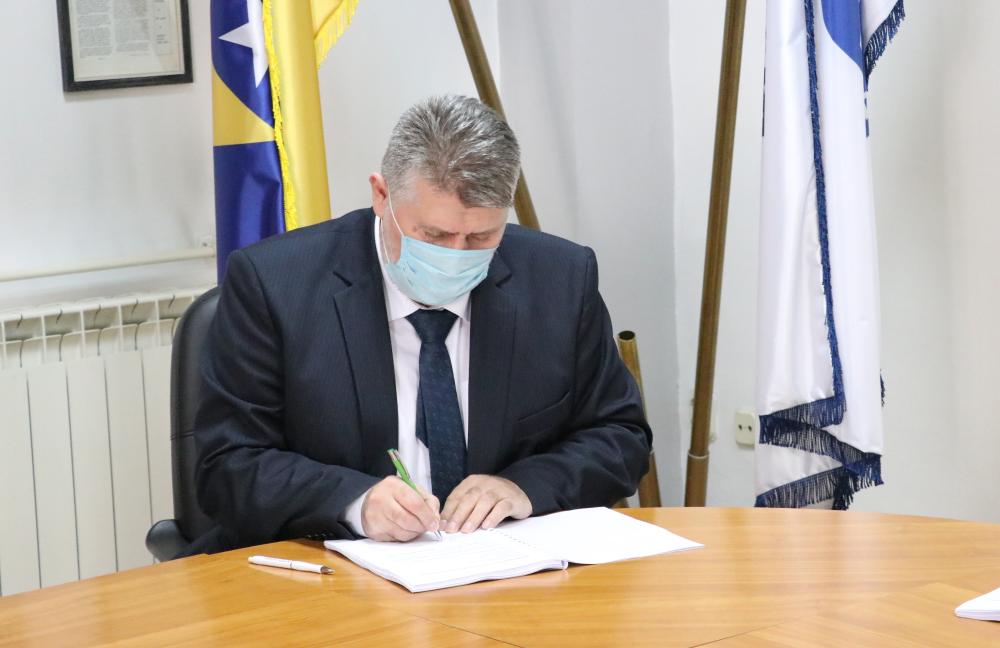 Rekonstrukcija distributivnog cjevovoda u Području 3: POTPISAN UGOVOR IZMEĐU KJKP “VIK” I FIRME “MIBRAL”