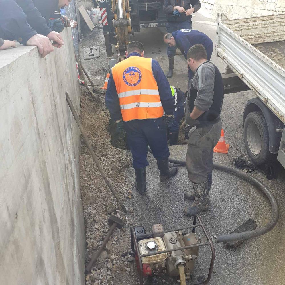 Služba za održavanje kanalizacione mreže i objekata: RADOVI NA KANALIZACIONOJ MREŽI