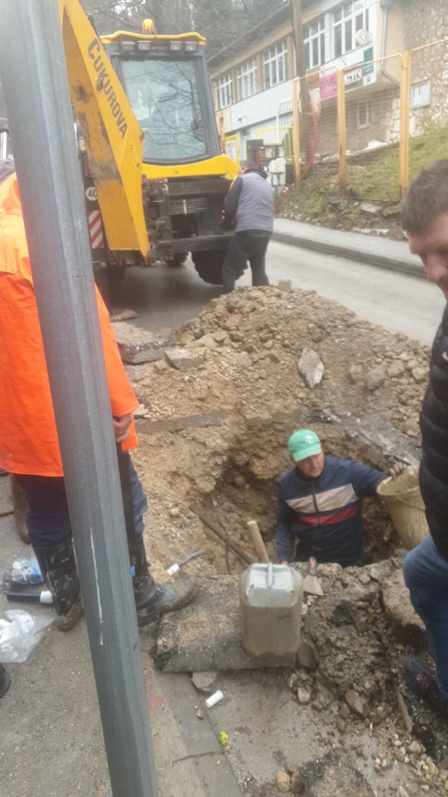 Služba za održavanje vodovodne mreže i objekata:  RADOVI NA VODOVODNOJ MREŽI
