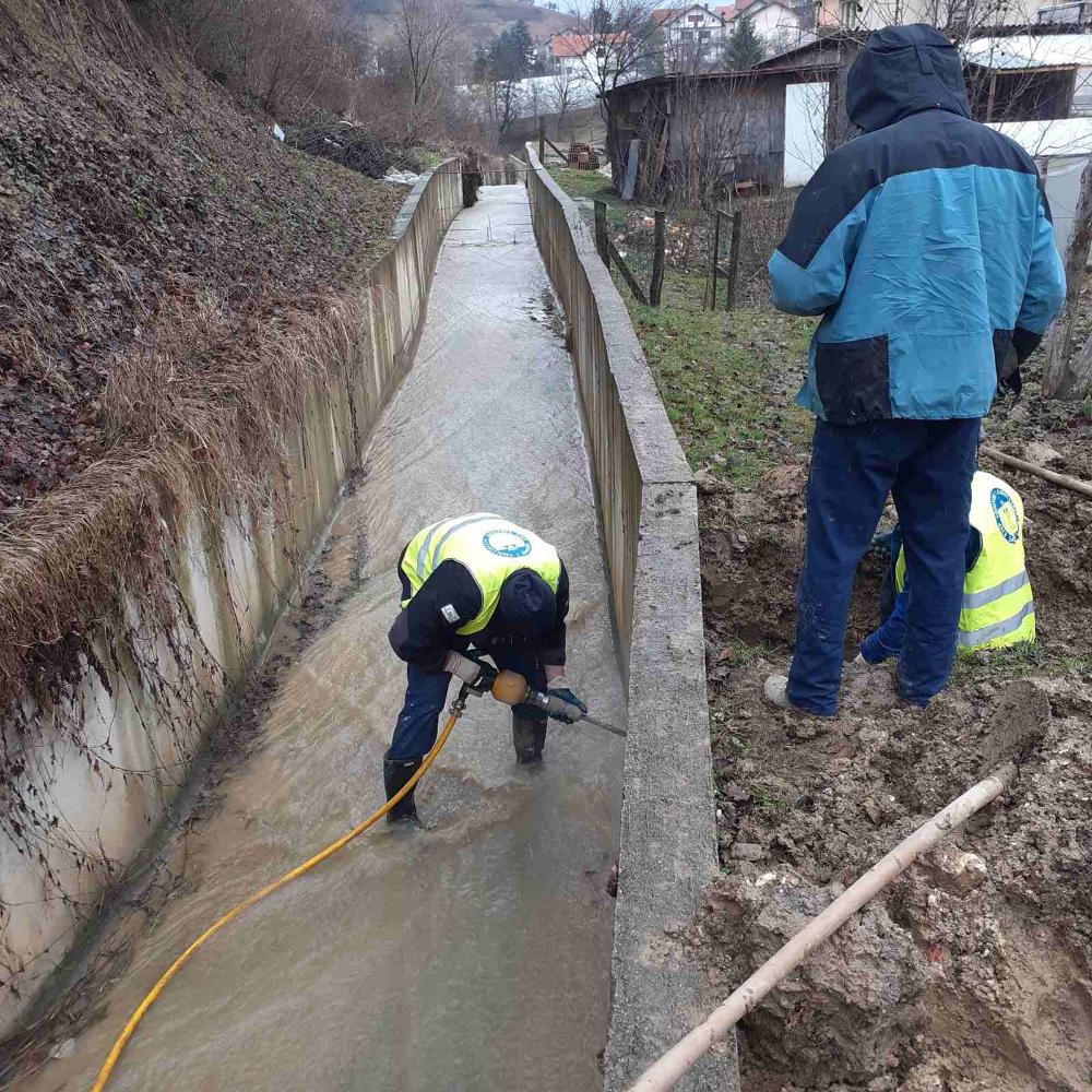 Služba za održavanje kanalizacione mreže i objekata:  RADOVI NA KANALIZACIONOJ MREŽI
